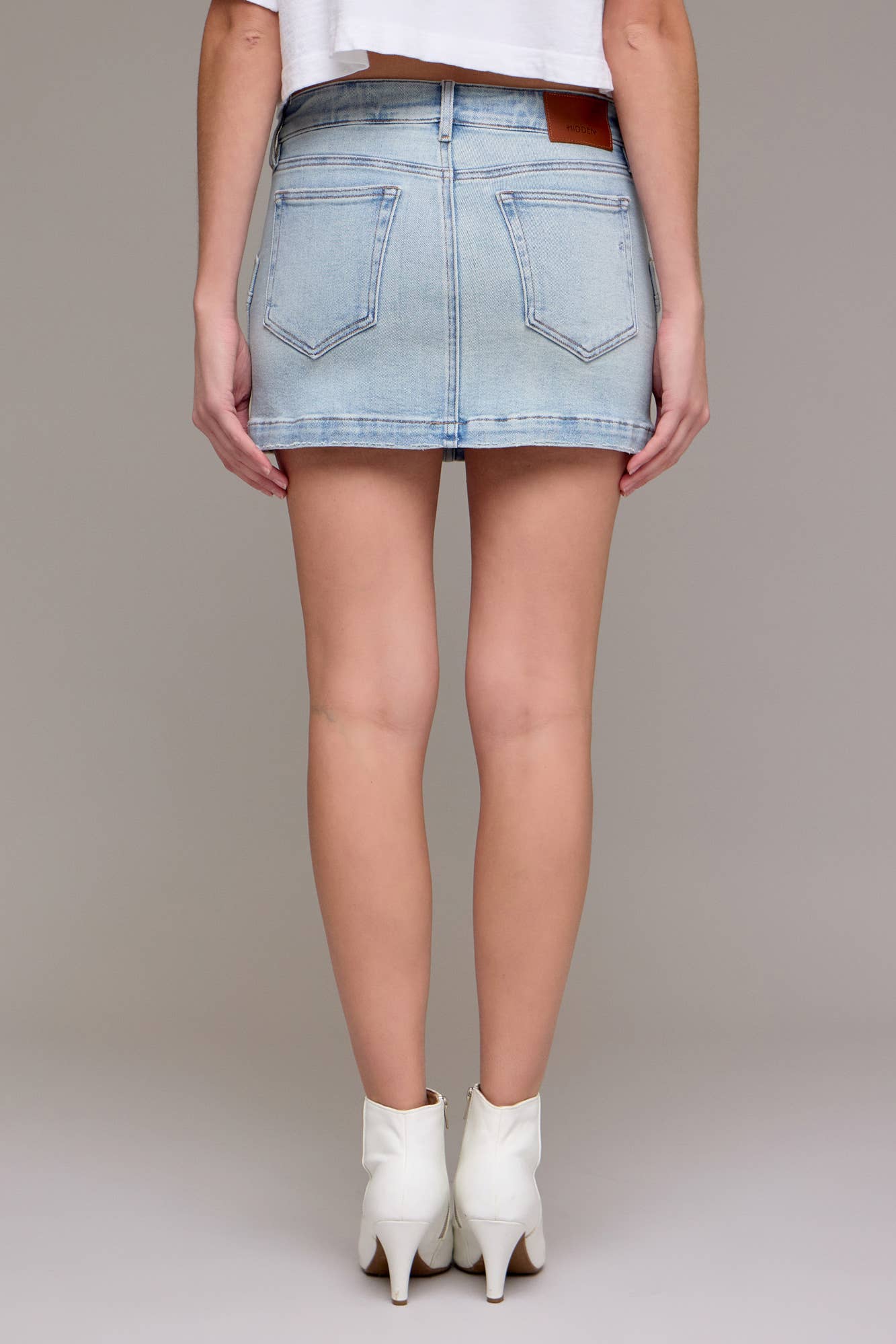 Light Patch Pocket Low Rise Mini Skirt