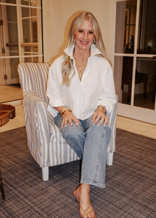 The Essential Cropped White Button-Down Shirt – Modern Shirttail Hem