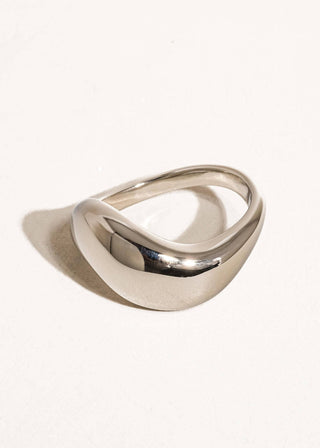 Non - Tarnish Classic Wavy Ring - Verte Boutique