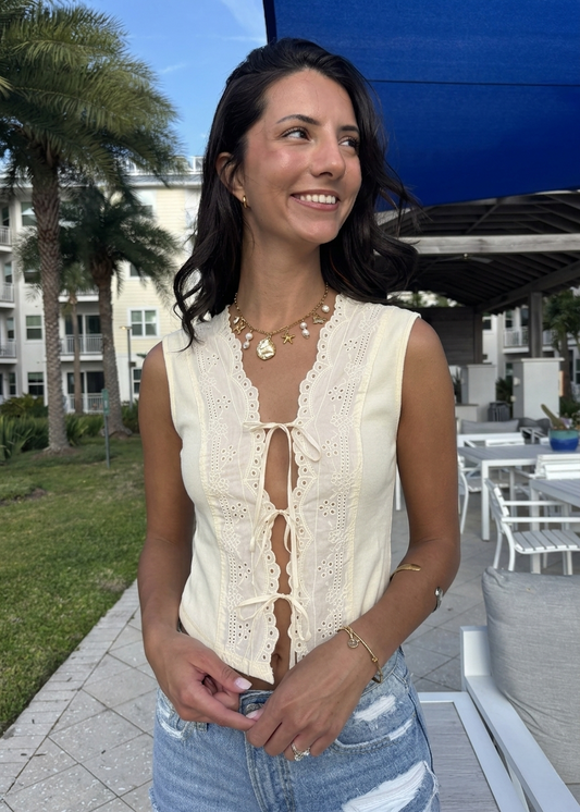 Scalloped Lace-Up Knit Top – Butter Yellow