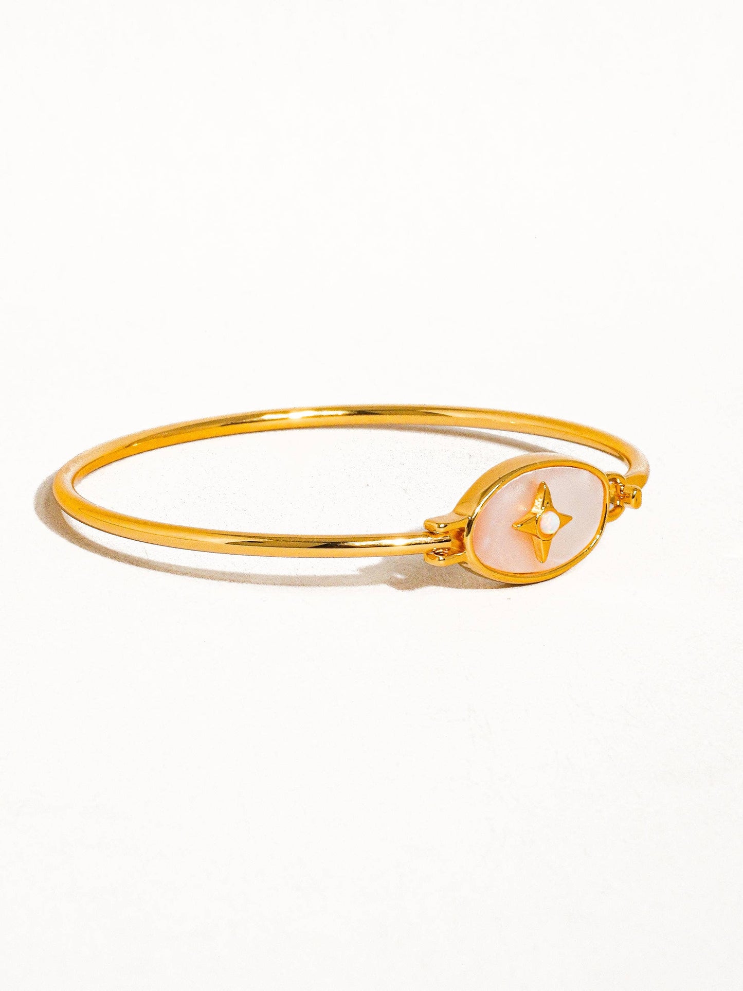 Gold Vintage Star Shell Bangle