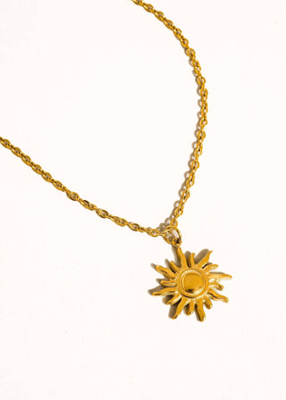 Gold Sun Necklace - Verte Boutique