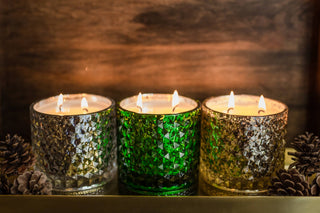 Mistletoe & Holly 15oz Shimmer Candle - Verte Boutique
