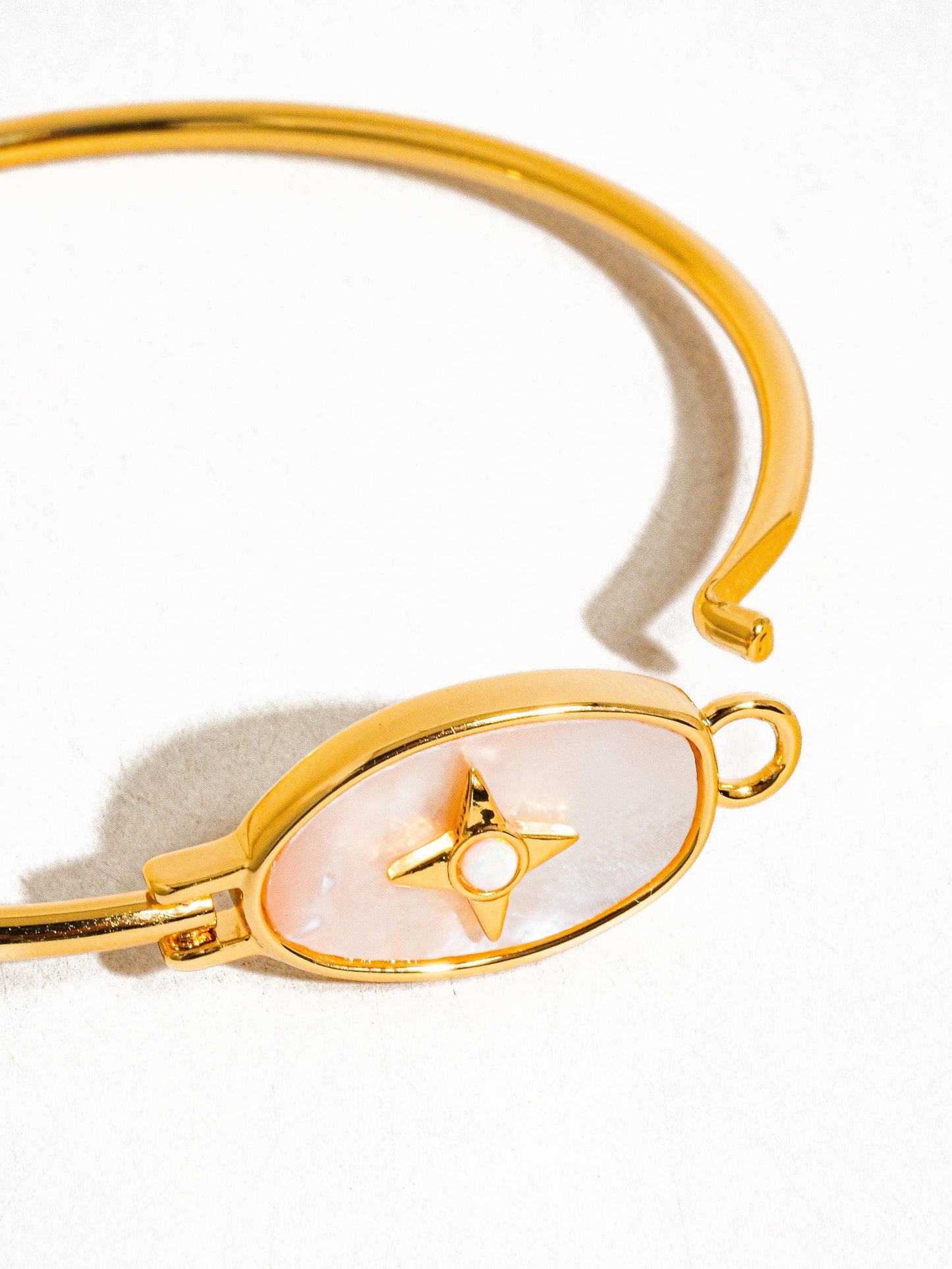 Gold Vintage Star Shell Bangle