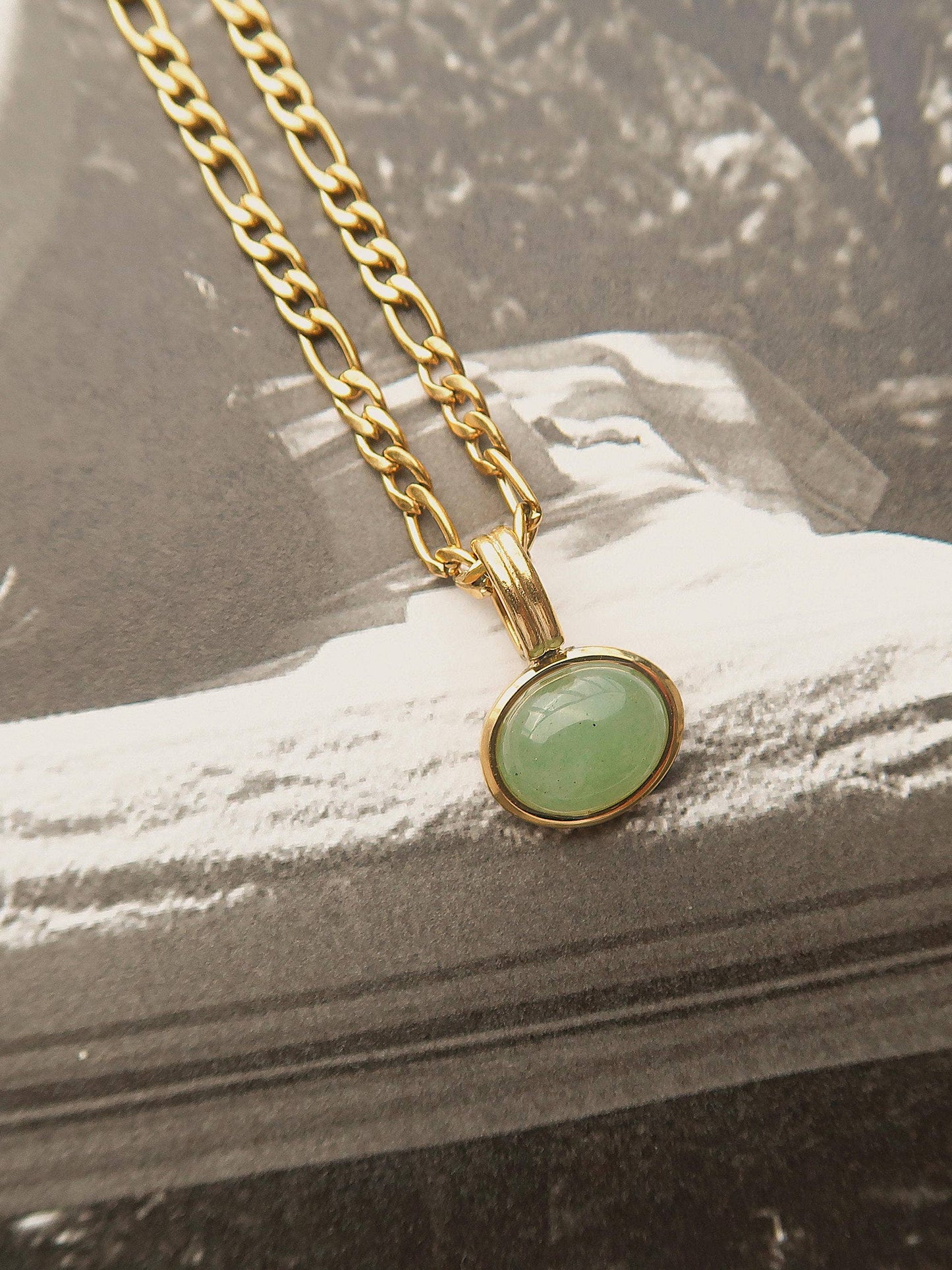 Green Stone Pendant Chain Necklace