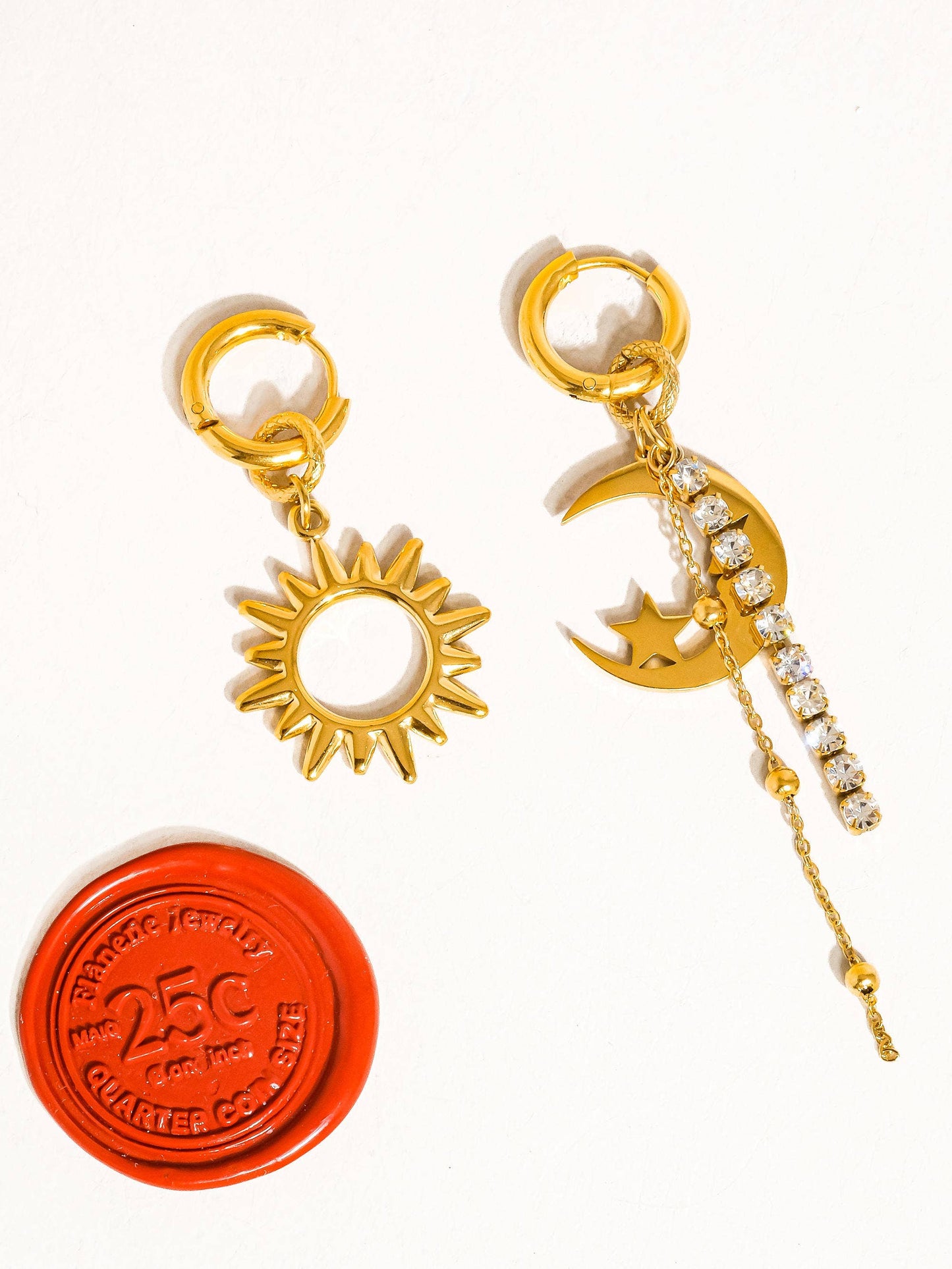 Mismatch Sun and Moon Earring